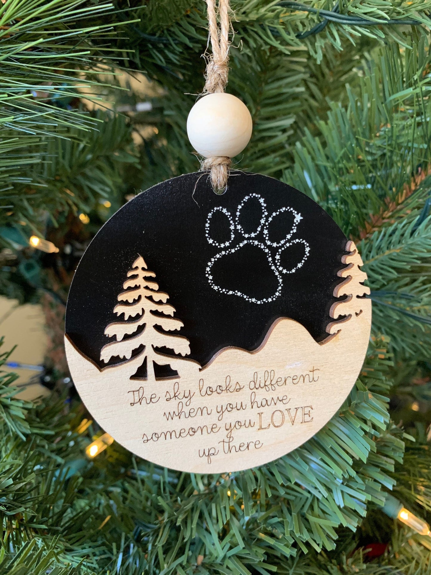 Memorial Ornament, The sky looks different when you have someone you love up there, Remembrance Gift, Cat Memorial Ornament, Dog Memorial