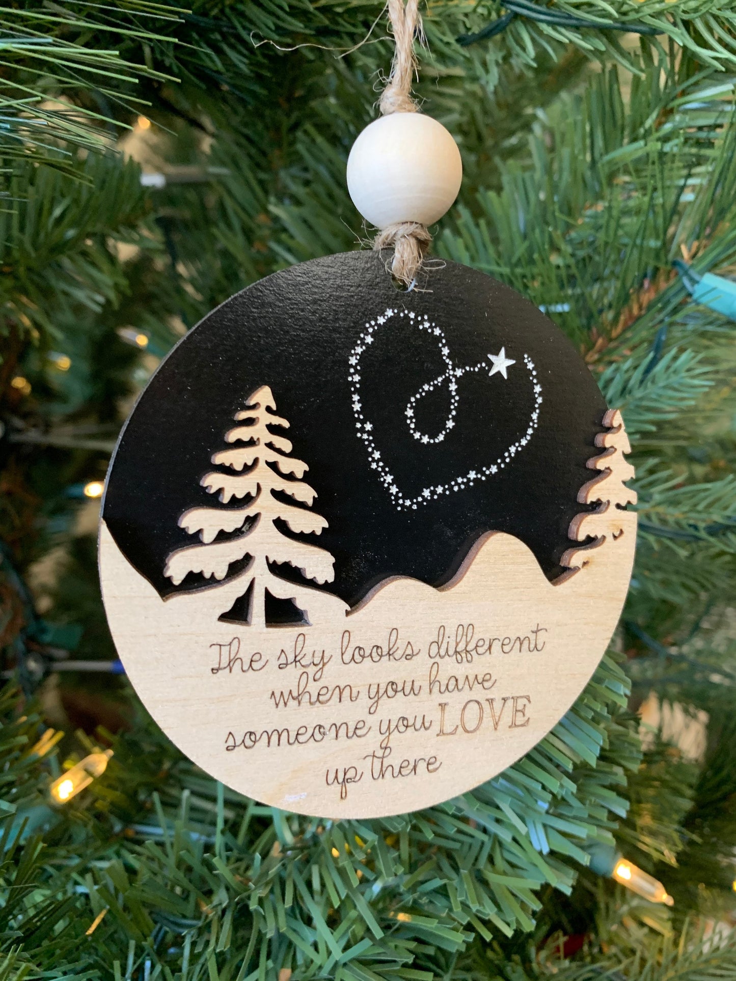 Memorial Ornament, The sky looks different when you have someone you love up there, Remembrance Gift, Cat Memorial Ornament, Dog Memorial